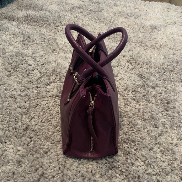 GUESS Purse / Handbag (12”x9”x6”) - Picture 6 of 16